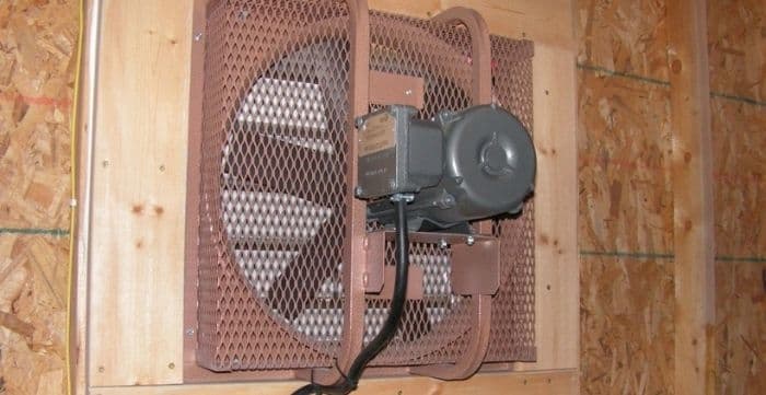 how to clean kitchen exhaust fan
