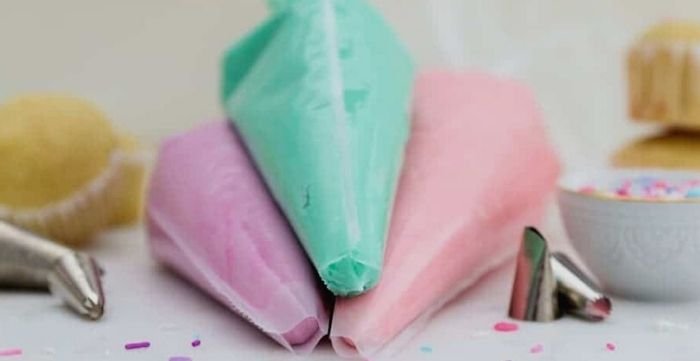 the benefits of the reusable piping bags