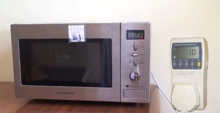 how much electricity does a microwave use