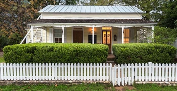 vinyl fencing