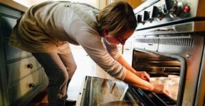 how to use a gas stove oven