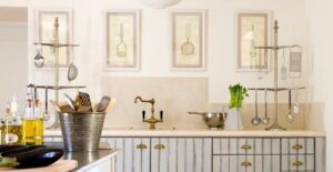 6 proven tips to mastering kitchen wall decor