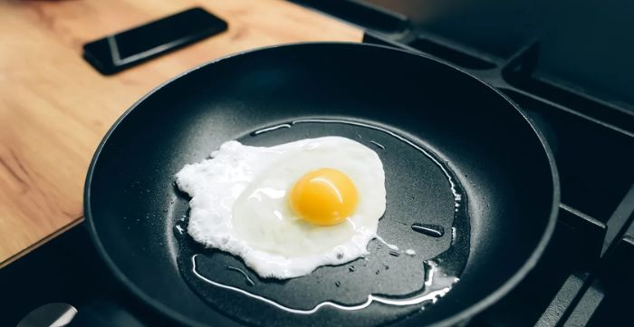 non stick pans are coated with teflon