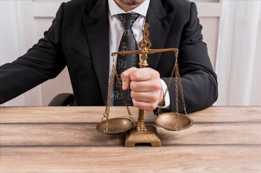 the role of a truck accident lawyer